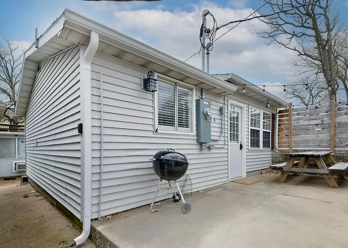 Lighthouse Lodge - 1 Bedroom Lake View - 15 Min To