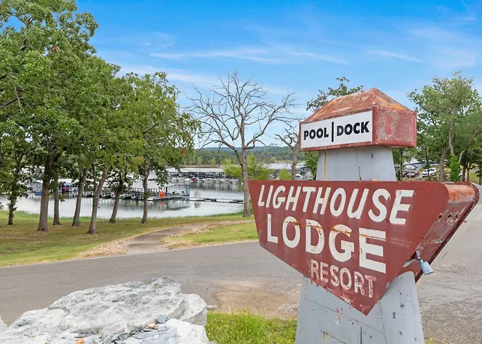 Wake Zone Lighthouse Lodge - Lake Views