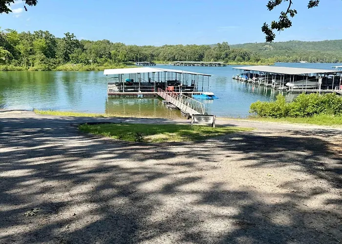 The Harbor -Lake Front Home- Boat Slips Available